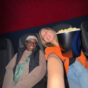 Meet your Posher, Abigail